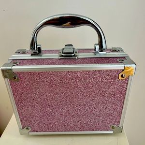 Pink sparkling train makeup case!